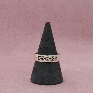 sterling silver cut-out band ring size 9.5